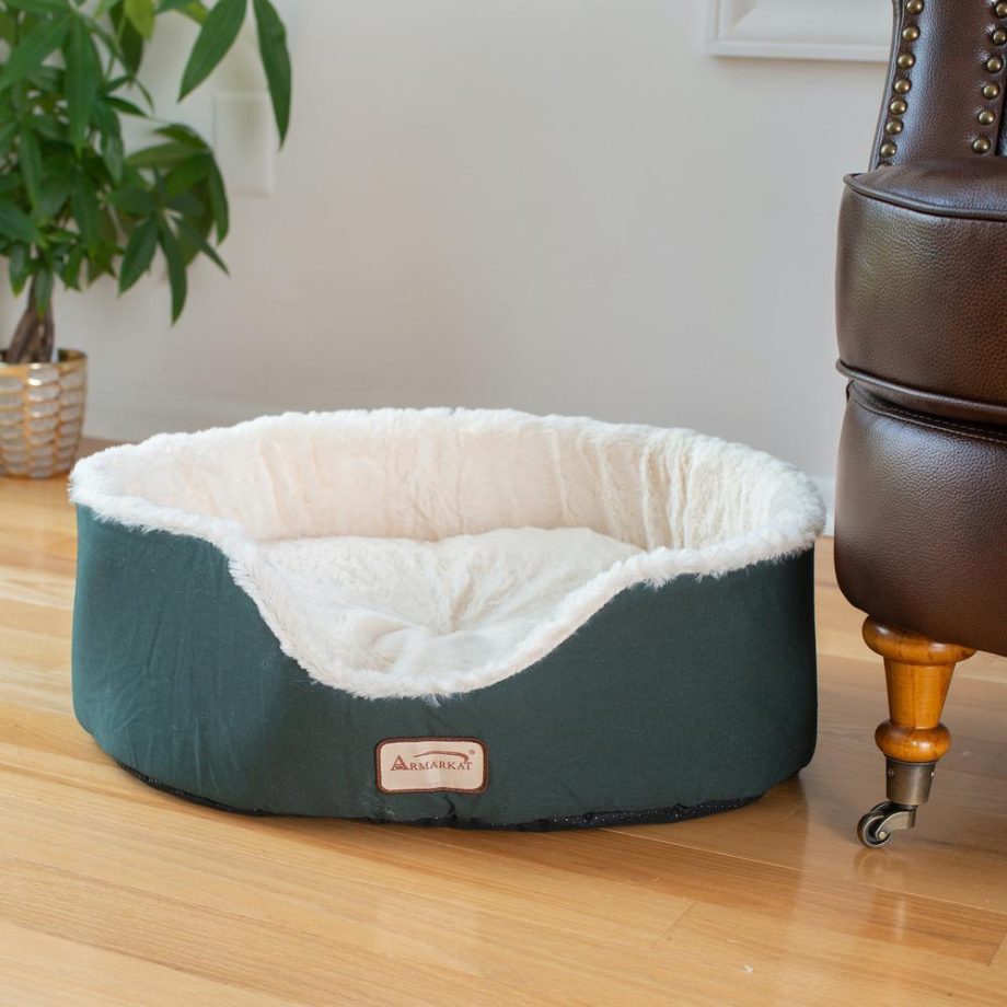 Armarkat Pet Bed Model C04HML/MB Laurel Green and Ivory