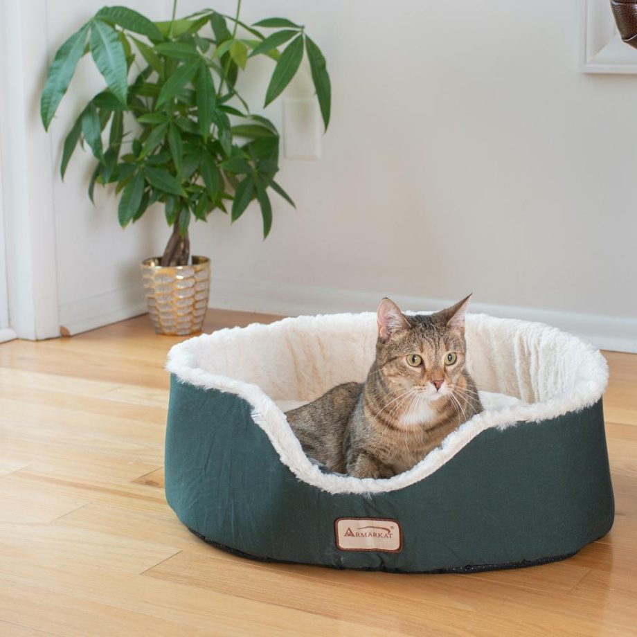 Armarkat Pet Bed Model C04HML/MB Laurel Green and Ivory