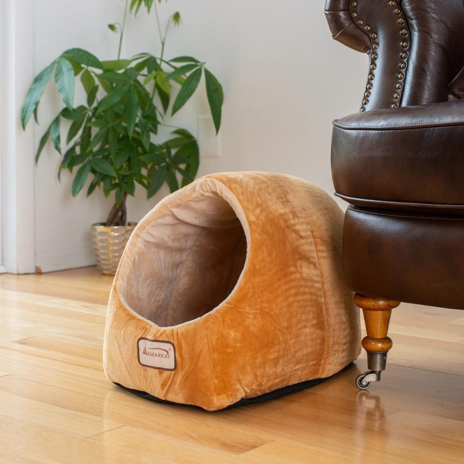 Armarkat Cat Bed Model C11CZS/MH Brown & Ivory